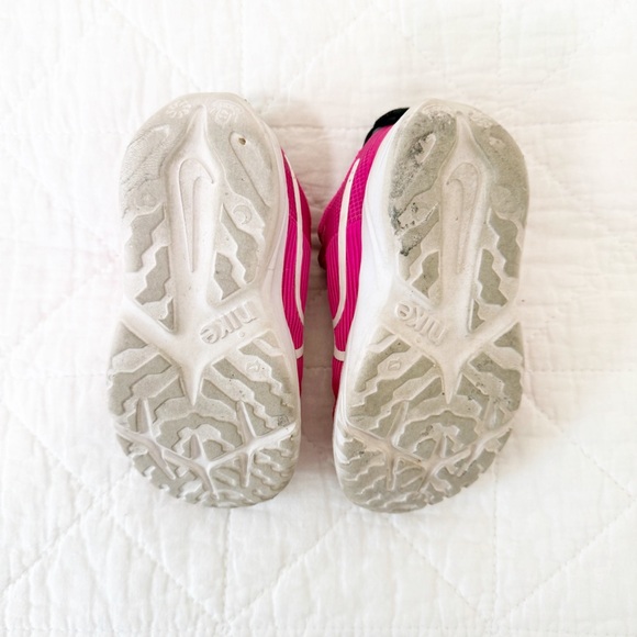 Nike Kids Toddler 9 Star Runner 4NN Fierce Pink White Sneakers - Picture 6 of 7
